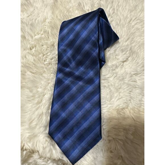 Van Heusen Blue Striped Silk Tie Classic Elegant Necktie for Formal‎ Occasions - Picture 1 of 2